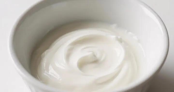 擔心睡前喝酸奶長胖？搞懂熱量收支和代謝，放心享受這份小愜意