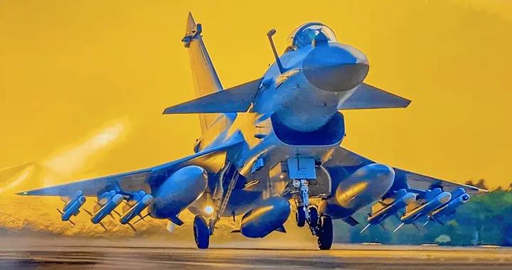 5國爭搶殲-10C，中東土豪盯上殲-35，西方壟斷徹底被打破？