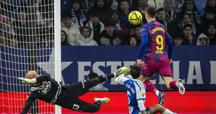 世體：儘管知道需合理分配體能，但萊萬不會放棄爭奪中鋒位置