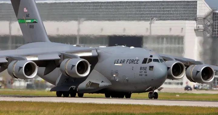 美軍運輸機梯隊全覆蓋無死角，反觀中國運20已挑起大梁！