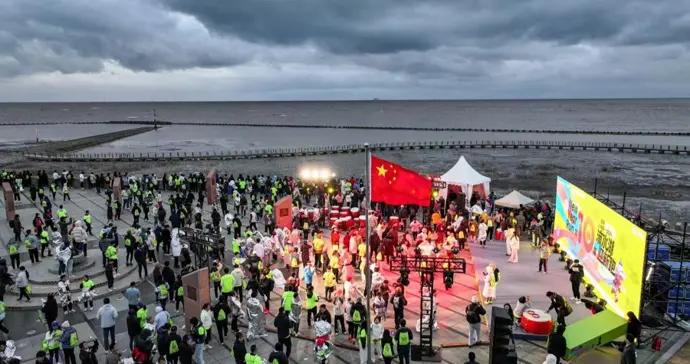 滴水湖迎新跑熱力開跑，3000名跑者共同迎接2026上海第一縷陽光