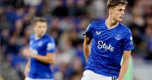 官方：埃弗頓召回外租至普雷斯頓的18歲中場阿姆斯特朗