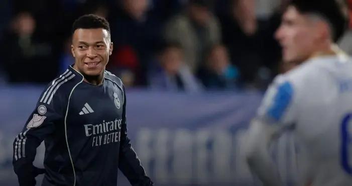 每體：姆巴佩爲了衝C羅紀錄帶傷出戰導致受傷，他執念太深了