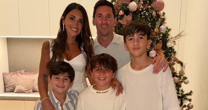 梅西曬新年全家福：祝願大家新的一年健康、有愛、平安