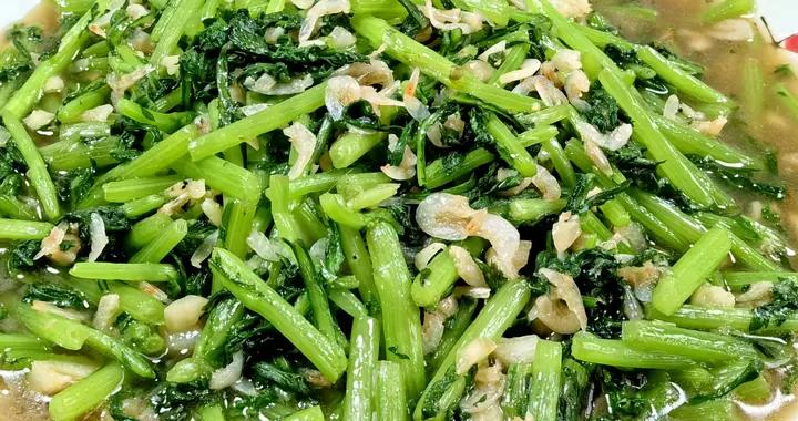 冬天這菜正鮮嫩，一排毒，二護肝，三助眠，不懂喫就太可惜了！