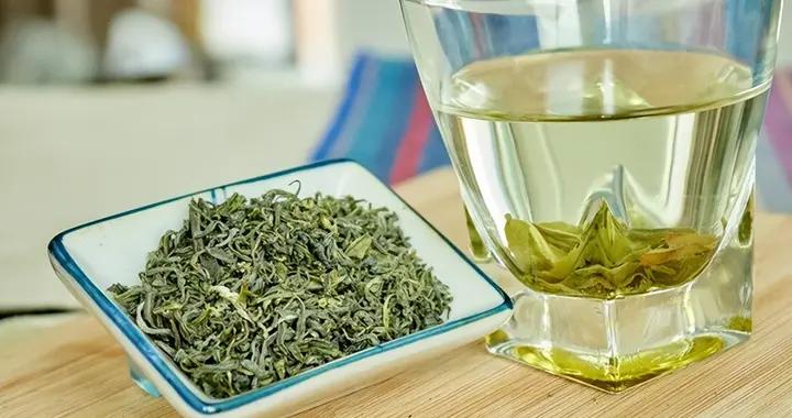 別再硬扛熬夜不適！這些茶讓你熬夜也輕鬆