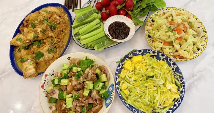青島一家人的午餐，曬朋友圈火了，網友：這纔是家常飯該有的樣子