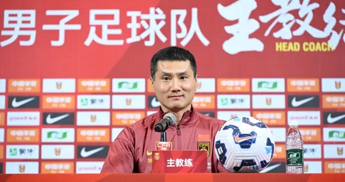 首次以國足主帥身份公開亮相，邵佳一真能“幫助中國足球找回自信心”嗎？