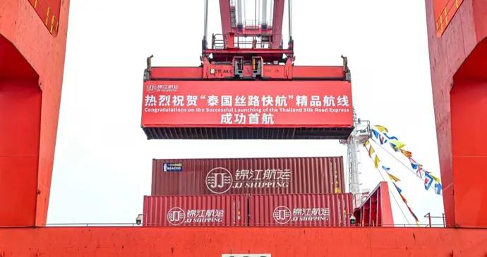 上海港開通今年首條外貿精品航線