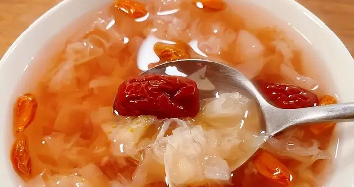 冬天別總喝熱水了，試試這樣煮一鍋，一碗下肚，渾身舒服！