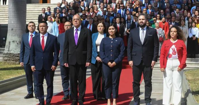 馬杜羅被綁架前緊急簽署的法令，在他異國出庭當天用上了