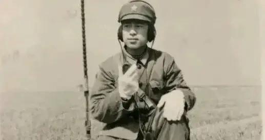 手刃敵兵毀敵營——來自炮兵偵察英模一等功臣劉洪的事蹟報告