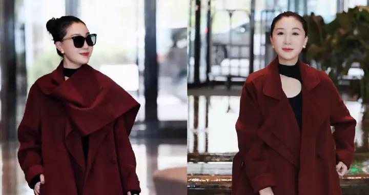 這纔是50歲媽媽該有的樣子：衣松褲寬、首飾不戴金，美得端莊大方