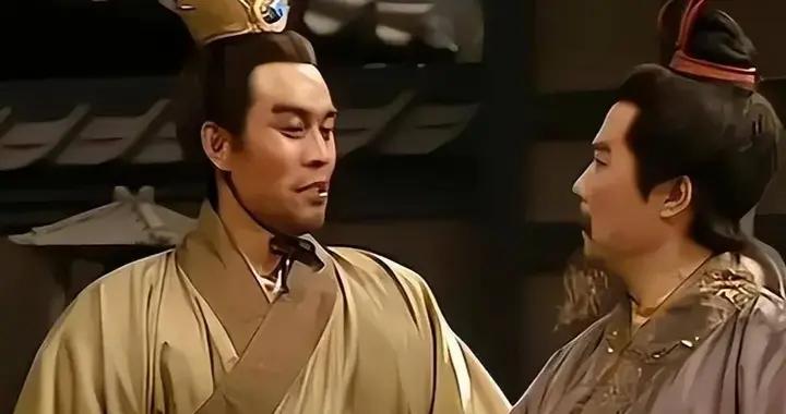 處死呂布，曹操爲何不問郭嘉問劉備：說試探的，說明你沒看懂三國