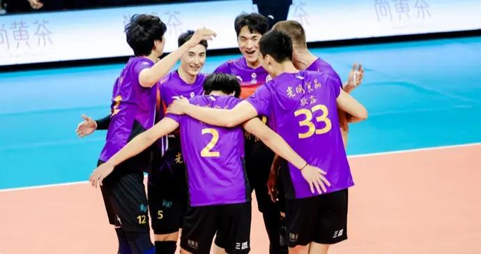 排超聯賽榜首大戰輕取廣東隊，上海男排常規賽半程登頂