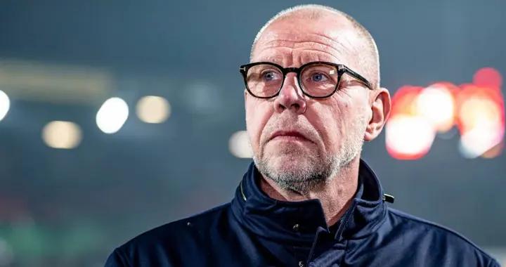 0-6慘敗阿爾克馬爾，阿賈克斯臨時主帥表示要給遠征球迷退票