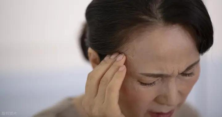 頭暈目眩噁心的常見原因：從暈動症到腦卒中，教你分辨和應對