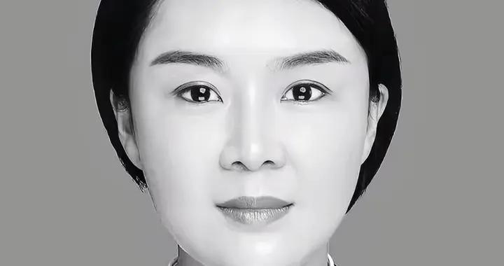 賀嬌龍追悼會，天不亮排長隊、巨型花圈擺滿，好友曝收養聾啞女兒