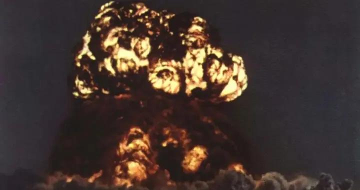 父親母親的“兩彈歲月”：那些緘默的往事，纔是我真正繼承的遺產