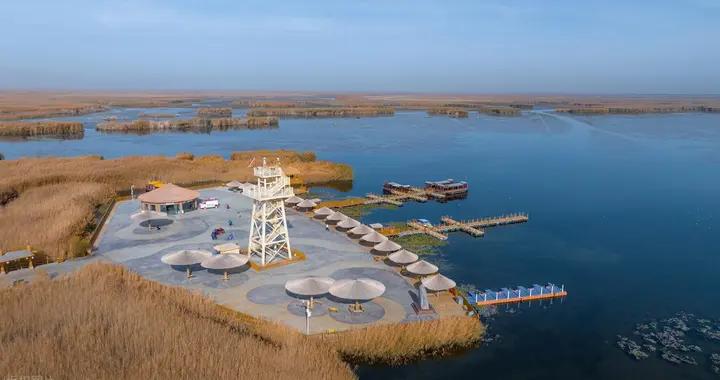 一湖一沙一雪場 冬日旅遊很火熱