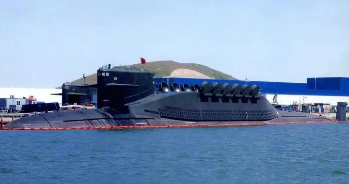 中國096型核潛艇模型引熱議，24個垂髮單元真能超越美俄？