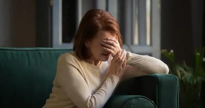 起身時「眼前發黑」，建議排查5種病