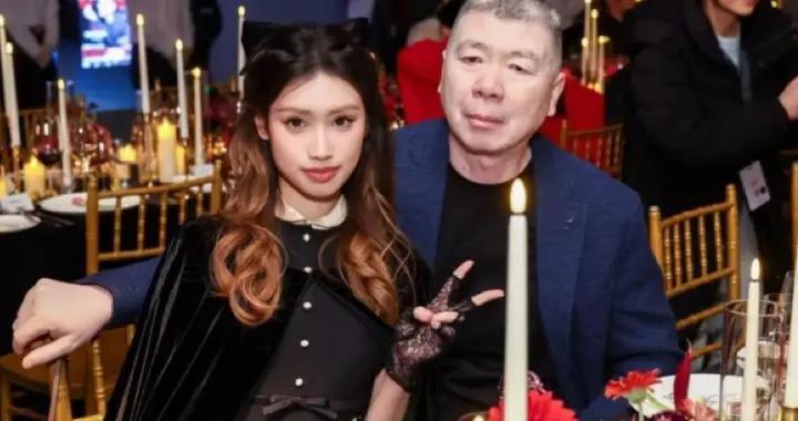 徐帆回應離婚5個月，馮小剛帶19歲徐朵闖時尚圈，“心機”藏不住