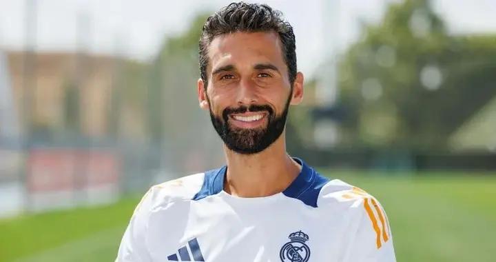 科貝介紹阿韋洛亞執教風格：高位壓迫+非常重視6號位球員