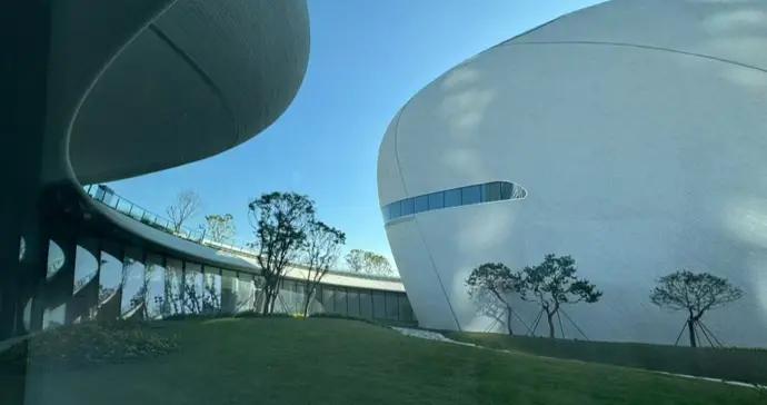 公共美術館如何超越宏偉造型，彰顯人性關懷