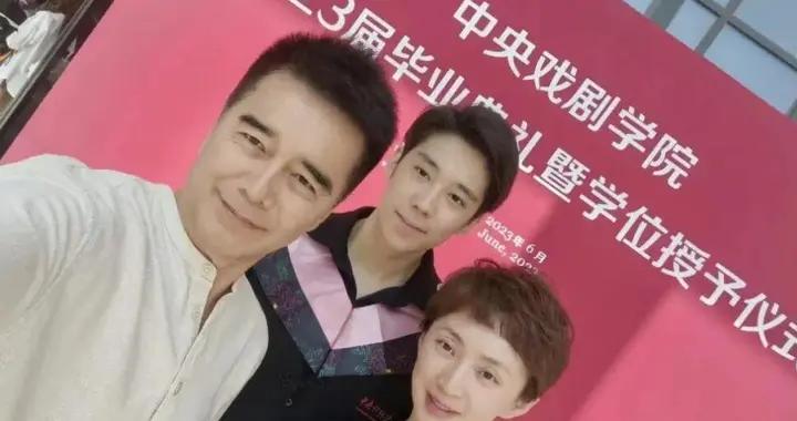 許亞軍沒想到，何晴去世一個月，兒子的一個舉動，讓他的口碑暴漲