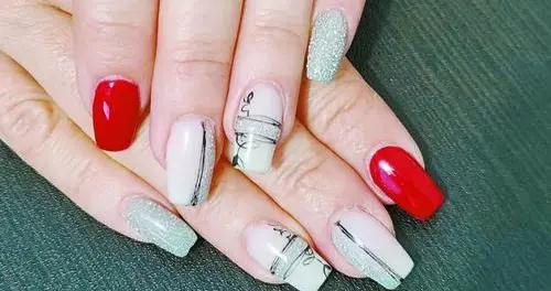 美甲後，好好的指甲怎麼變綠了？