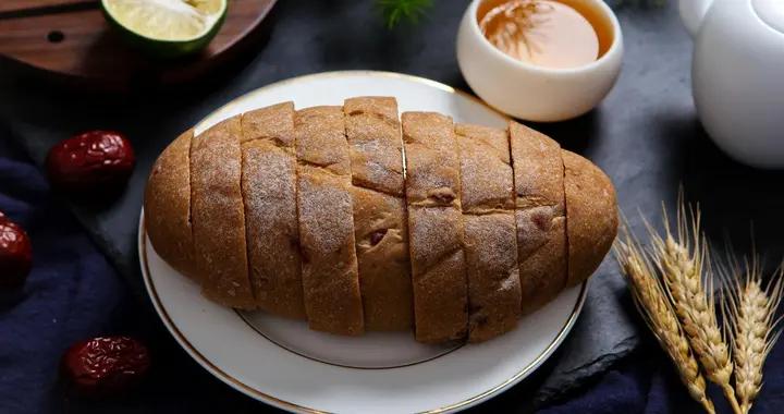 晚上喫麪包會胖嗎？高糖高油的危險，全麥這樣喫不易胖