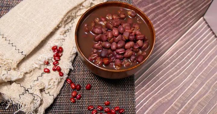 月子餐30天不重樣！從排惡露到補氣血，分階段食譜幫你科學坐月子