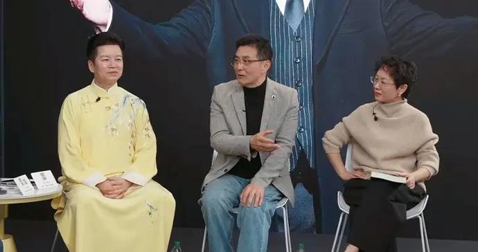 趙志剛梁偉平莫霞做客上觀直播間：戲曲振興需要智勇雙全的奮鬥者