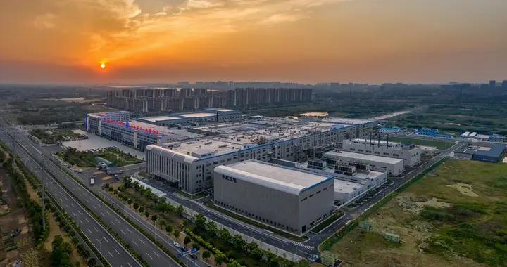 連輸兩局血虧35億後，竟敢押上三分之一財政去賭未來，它到底圖啥