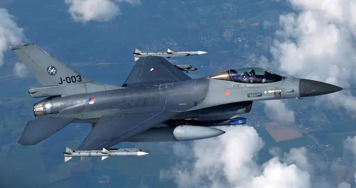 誰纔是空中霸主？F-16輕盈機動卻短板明顯，殲16重裝上陣戰力爆表