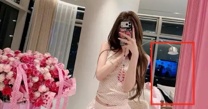 王思聰送99朵玫瑰示愛，懶懶早搬進2億豪宅，倆人只差一張結婚證