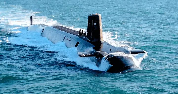 032型潛艇罕見換裝“大圓桶”，中國核潛艇這波操作意味着什麼