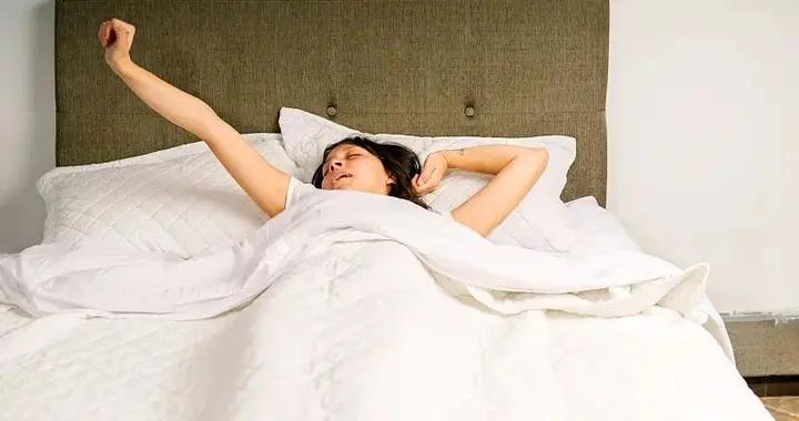 @所有人 這個季節，建議晚10分鐘起牀！這裏隱藏着自我保護的健康學問