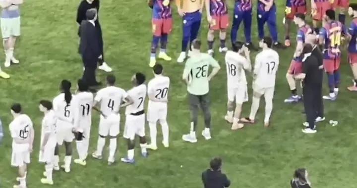 來而無往？皇馬在西超杯頒獎儀式沒給巴薩列隊並稱是足協要求