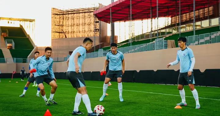 東體：在申花跟訓的謝初筠生在澳洲，11歲赴德，父親是上海人