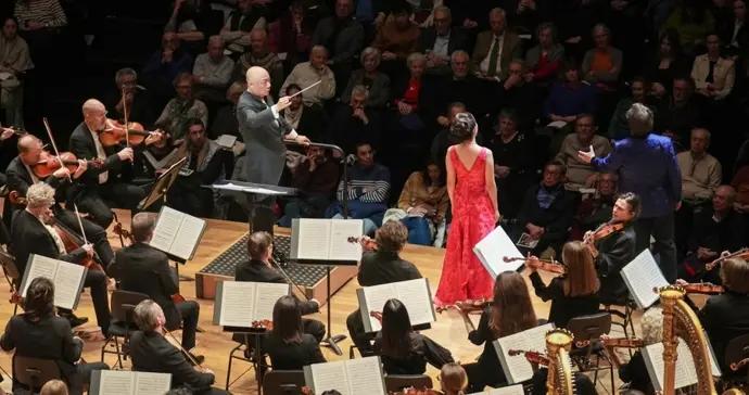 許忠執棒近400人巴黎管弦樂團及合唱團，中法藝術家共譜“愛的詠歎調”