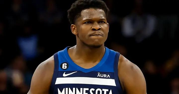 文班0帽5犯！華子中投準絕殺！森林狼19分逆轉馬刺，戈貝爾要禁賽