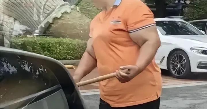 保潔阿姨“麒麟臂”一夜爆紅，比教練都大！