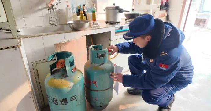 “敲門”護平安，築牢重點人羣冬春防火牆