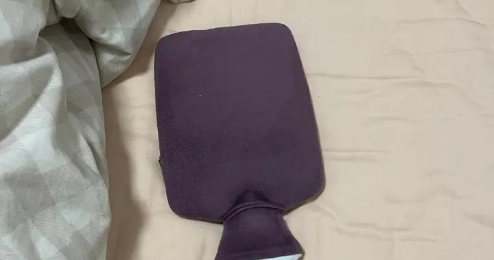 3歲娃被熱水袋燙傷，媽媽1小時緊急處理，醫生點贊：不用治了