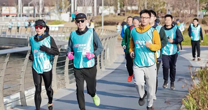 蘇河畔湧動奮進熱潮，長征鎮新年健康跑鳴槍開跑