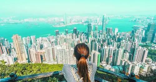 “愛你老己”爆火背後，藏着年輕人怎樣的心靈自救？