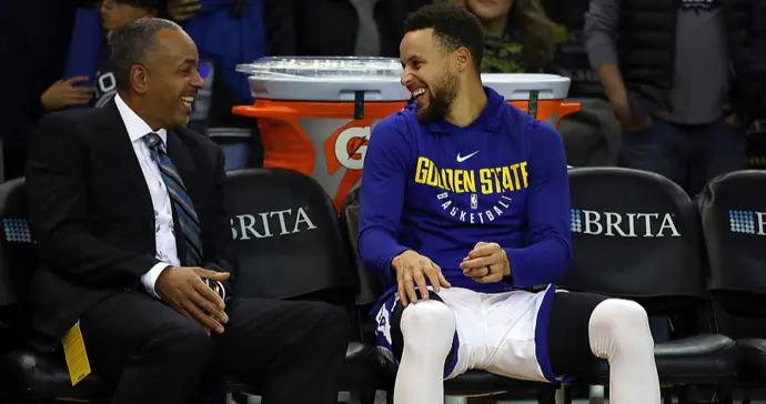 夏洛特黃蜂官宣：將退役老庫裏的30號球衣