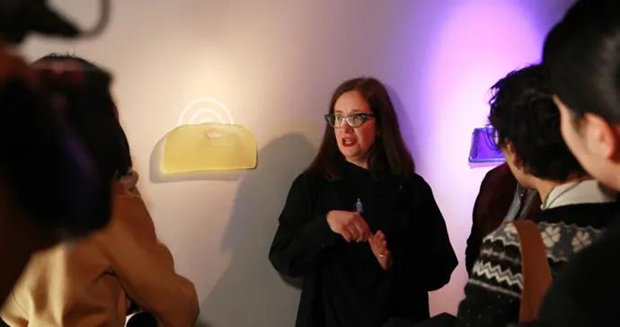 以玻璃藝術重述百年女性故事，珍・布拉齊娜亞洲首展在滬開幕